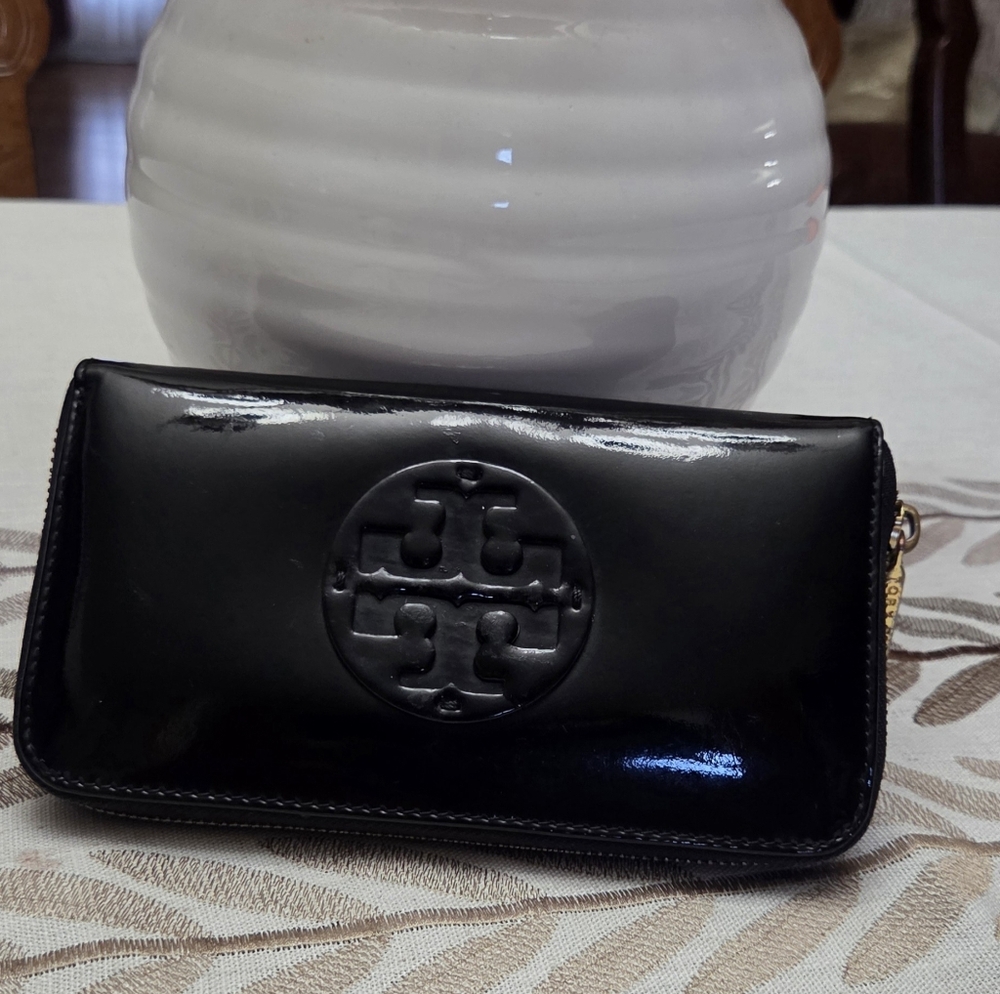 Black Logo Tory Burch Leather  Wallet